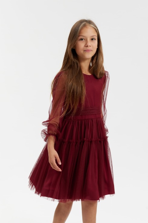 Tüdruk kannab wynipunast pidulikku tüllkleiti ZOYA Fashion